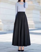Load image into Gallery viewer, Maxi skirt, Wool skirt, Winter skirt, black skirt, long wool skirt, vintage skirt, high waist skirt, wool maxi skirt, elastic waist skirt Q0015