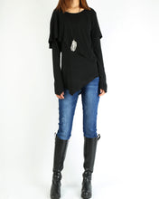 Load image into Gallery viewer, Women's oversized casual t-shirt/asymmetrical layered cotton top/customized clothing/long sleeve tops(Y1217) - lijingshop