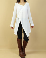 Load image into Gallery viewer, Black Button Down Shirt/Linen Shirt for Women/Asymmetric Blouse/ Plus Size shirt/Oversized Shirt/Collared Shirt(Y1710)