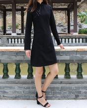Load image into Gallery viewer, Linen dress, Long sleeve dress, Cheongsam dress, Chinese Vintage dress, Asian style lace dress, Modern Cheongsam, Qipao dress(Q1058L)
